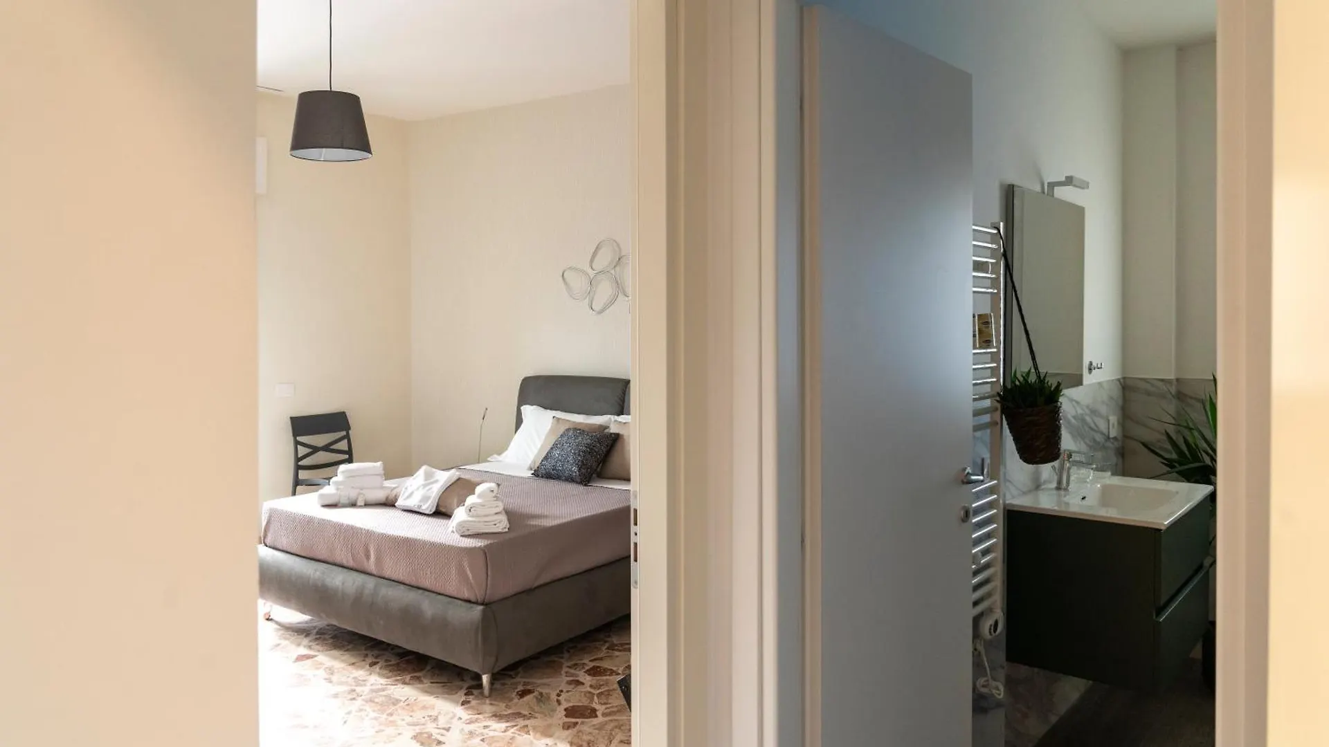 Le Chicche Room&Suites Bari Apartment